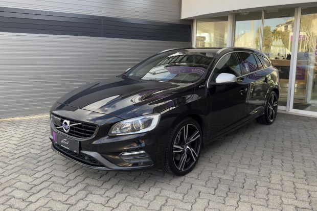 Volvo V60 2.4 D [D4] AWD R-Design Momentum Gear...